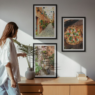 Set of 3 framed wall art pieces Charming streets with pizza