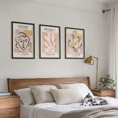Three-piece wall art piece Stylish portraits in pastels
