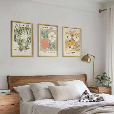 Three-piece wall art piece Floral motifs from cities around the world