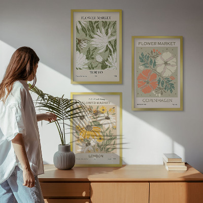 Three-piece wall art piece Floral motifs from cities around the world