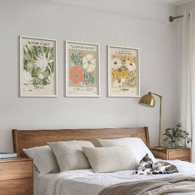 Three-piece wall art piece Floral motifs from cities around the world