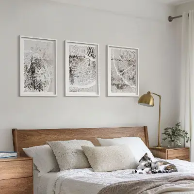 Wall art set with gray wood grain patterns