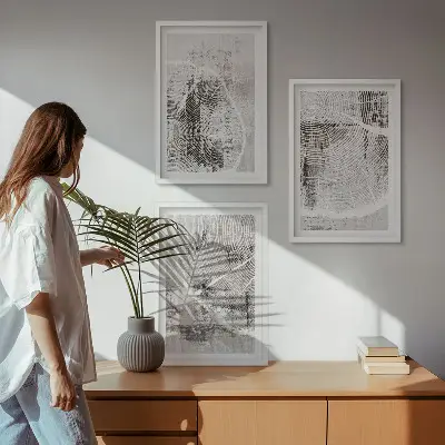Wall art set with gray wood grain patterns