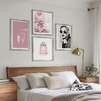 Wall art set Stylish pink accessories