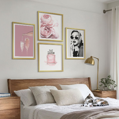 Wall art set Stylish pink accessories