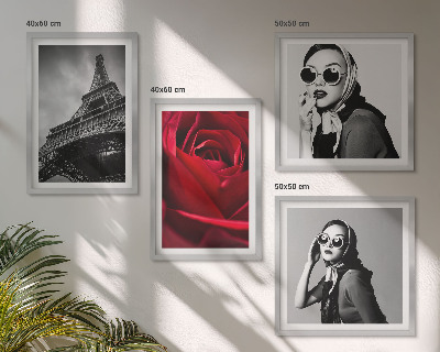 Multi-piece wall decor set Parisian lady with Eiffel glasses