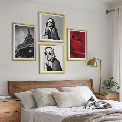 Multi-piece wall decor set Parisian lady with Eiffel glasses