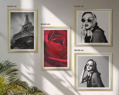 Multi-piece wall decor set Parisian lady with Eiffel glasses