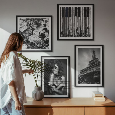 Wall art set Portrait of a Woman with an Eiffel Rose