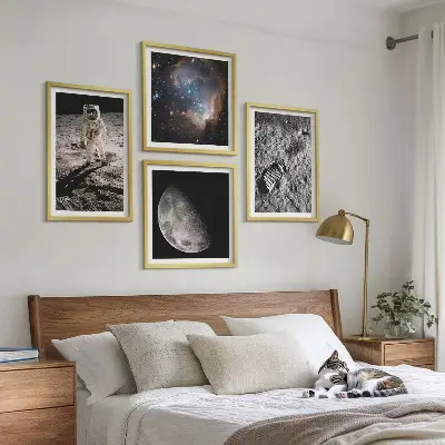 Multi-piece astronaut moon trail wall decor set photographic wall art