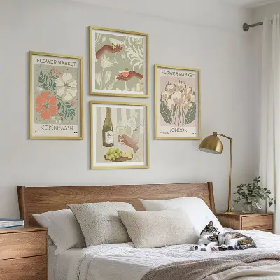 Wall art set floral posters featuring wine and city motifs