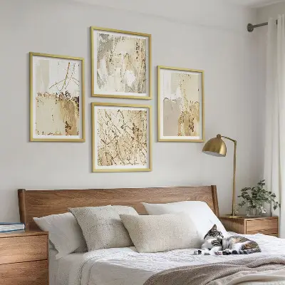 Wall art set with abstract patterns in beige and white