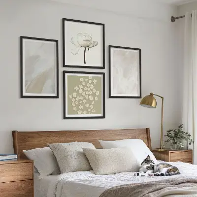 Wall art set with fashionable boho flower textures