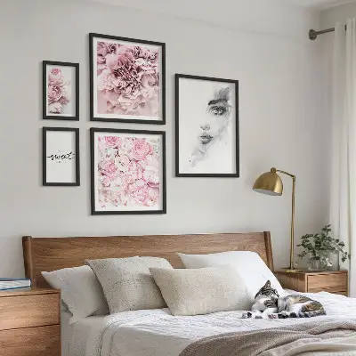 Gallery wall A floral portrait about home
