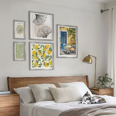 Set of 5 wall art pieces Stylish plant motifs