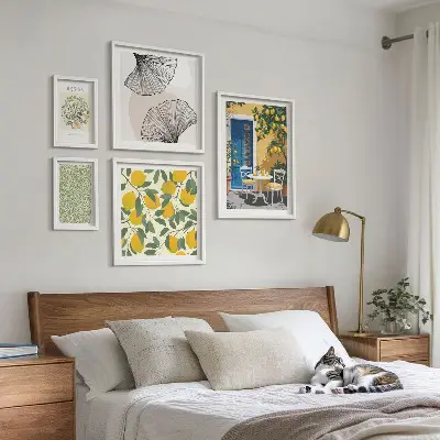 Set of 5 wall art pieces with stylish plant motifs