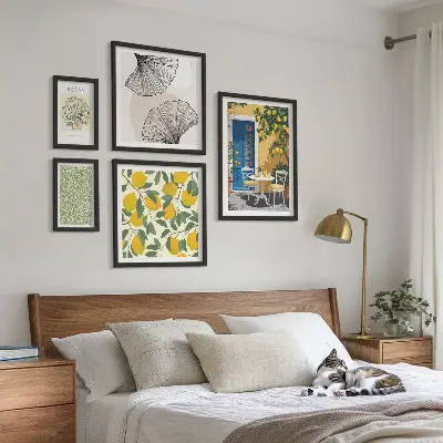 Set of 5 wall art pieces Stylish plant motifs