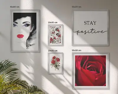 Framed photo set Women's portraits flowers vintage