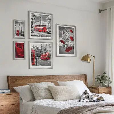 Set of 5 wall art pieces London motifs red accents