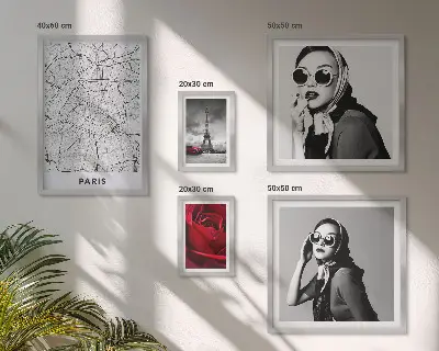 Set of 5 wall art pieces Stylish accents of Paris fashion
