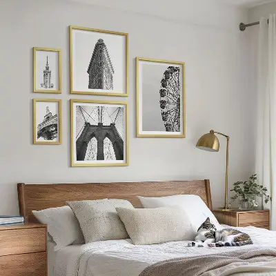 Set of 5 wall art pieces Black and white metropolitan architecture