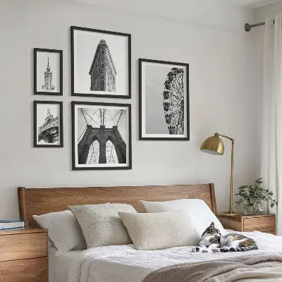 Set of 5 wall art pieces Black and white metropolitan architecture