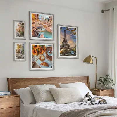 Set of 5 wall art pieces Atmospheric views of the cafe