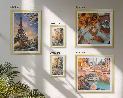 Set of 5 wall art pieces Atmospheric views of the cafe