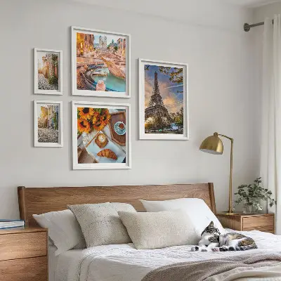 Set of 5 wall art pieces Atmospheric views of the cafe