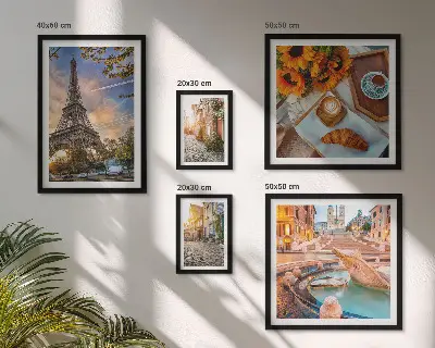 Set of 5 wall art pieces Atmospheric views of the cafe
