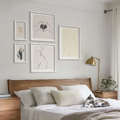 Gallery wall Minimalist space motifs