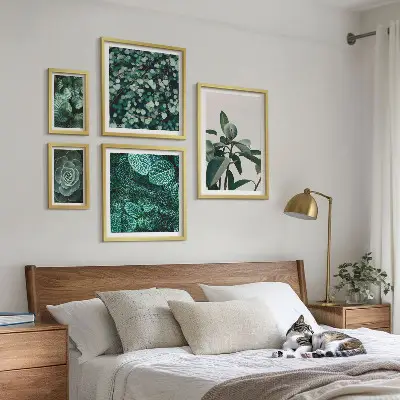 Framed photo set plant motifs with green leaves