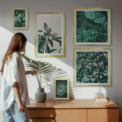 Framed photo set plant motifs with green leaves