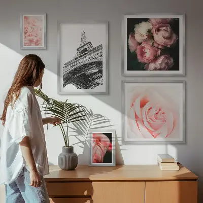 Framed photo set featuring Roses and the Eiffel Tower