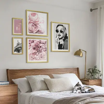 Gallery wall Stylish portraits of rose flowers