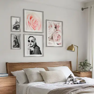 Framed photo set Stylish portraits of roses elegantly