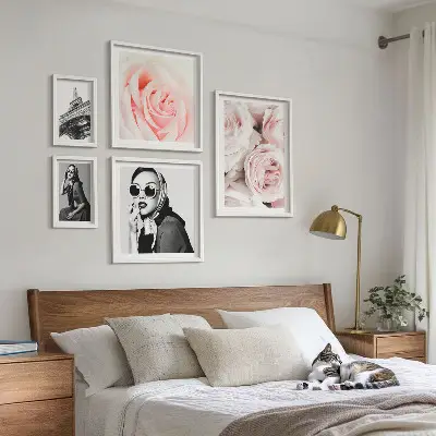 Framed photo set Stylish portraits of roses elegantly