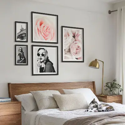 Framed photo set Stylish portraits of roses elegantly