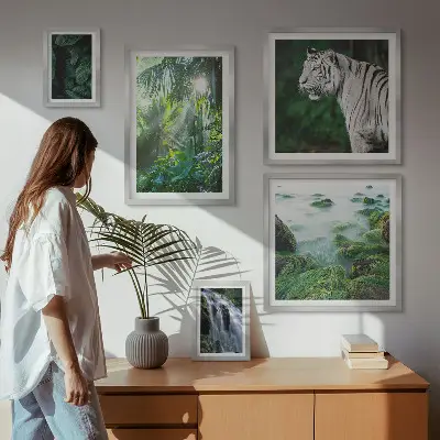 Gallery wall Tropical nature animals