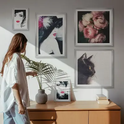 Set of 5 wall art pieces Stylish portraits of women with roses