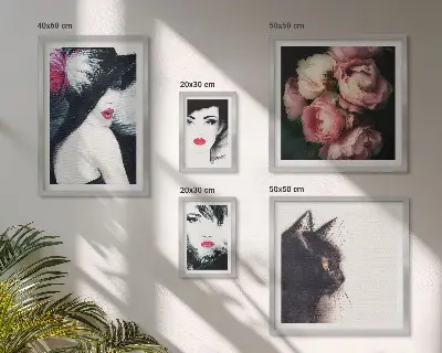 Set of 5 wall art pieces Stylish portraits of women with roses