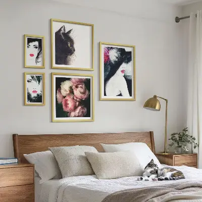 Set of 5 wall art pieces Stylish portraits of women with roses