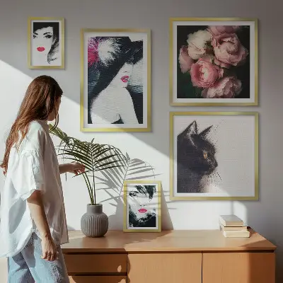 Set of 5 wall art pieces Stylish portraits of women with roses