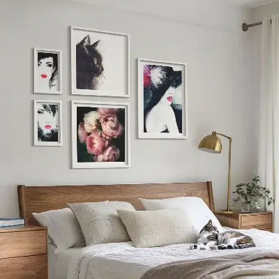 Set of 5 wall art pieces Stylish portraits of women with roses