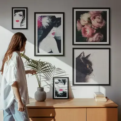 Set of 5 wall art pieces Stylish portraits of women with roses