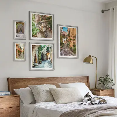Gallery wall Charming streets with flowers