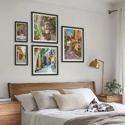 Gallery wall Charming streets with flowers