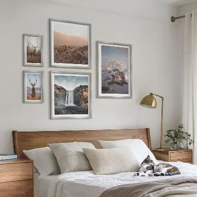 Gallery wall mountain landscapes with wild animals