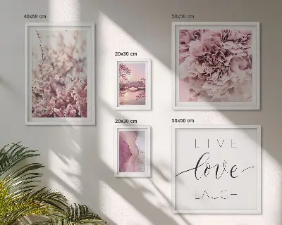 Framed photo set with floral motifs and pastel slogans