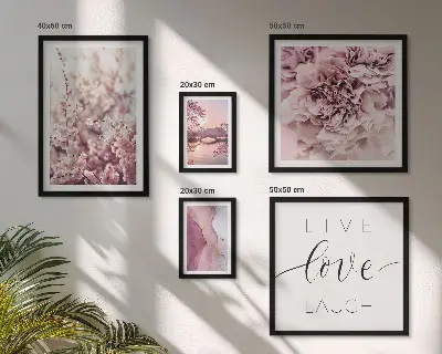 Framed photo set with floral motifs and pastel slogans
